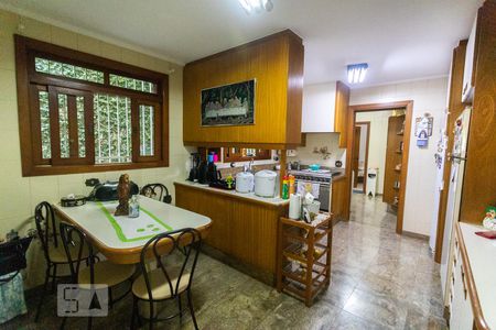 Casa para alugar com 361m², 4 quartos e 4 vagasCozinha