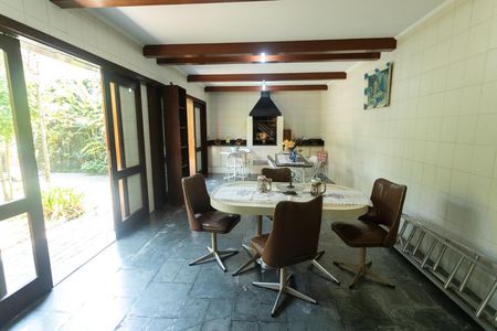 Casa para alugar com 361m², 4 quartos e 4 vagasSalão de Festas