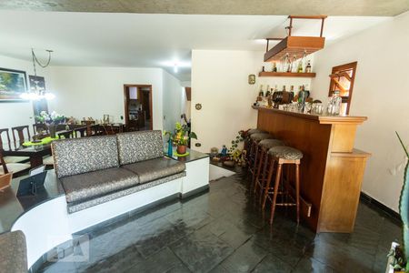 Sala de casa para alugar com 4 quartos, 361m² em Bela Aliança, São Paulo