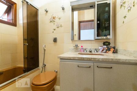 Casa para alugar com 361m², 4 quartos e 4 vagasBanheiro do Quarto 1