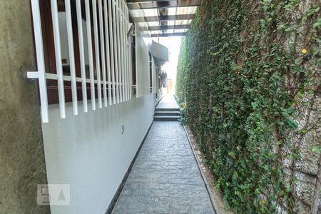 Casa para alugar com 361m², 4 quartos e 4 vagasCorredor Lateral