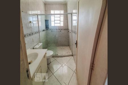 Banheiro de apartamento à venda com 2 quartos, 68m² em Camaquã, Porto Alegre