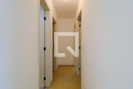 Corredor de apartamento para alugar com 3 quartos, 70m² em Vila Andrade, São Paulo