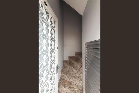 Escada de casa para alugar com 2 quartos, 120m² em Cachambi, Rio de Janeiro