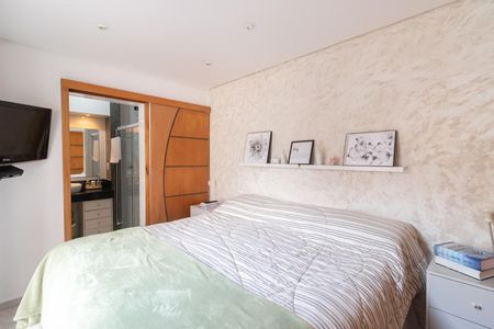 Suíte de casa à venda com 3 quartos, 250m² em Vila Primavera, São Paulo