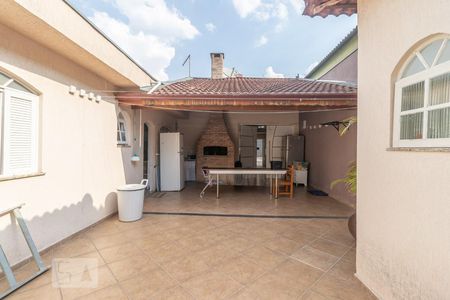 Casa à venda com 250m², 3 quartos e 6 vagasQuintal