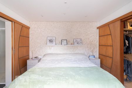 Suíte de casa à venda com 3 quartos, 250m² em Vila Primavera, São Paulo