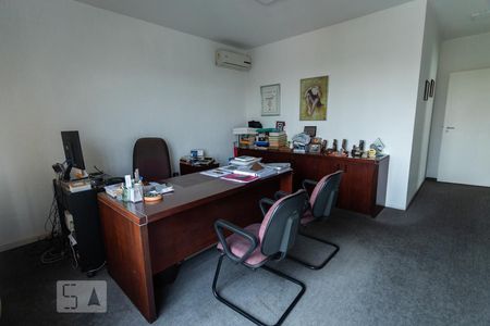 Casa à venda com 8 quartos, 385m² em Vila Romana, São Paulo