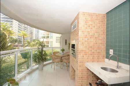 Apartamento para alugar com 136m², 3 quartos e 2 vagasVaranda