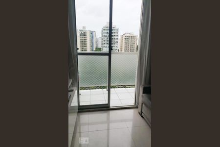 Apartamento à venda com 55m², 2 quartos e 1 vaga Apartamento à venda com 55m², 2 quartos e 1 vagaVaranda