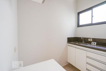 Cozinha de kitnet/studio para alugar com 1 quarto, 18m² em Luz, São Paulo