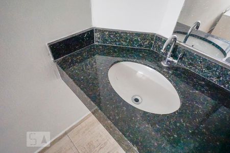 Lavabo de kitnet/studio para alugar com 1 quarto, 18m² em Luz, São Paulo