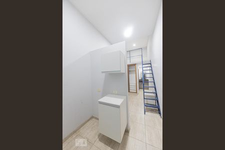 Cozinha de apartamento para alugar com 1 quarto, 18m² em Luz, São Paulo