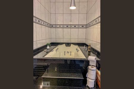 Banheiro Suíte 01 de casa à venda com 4 quartos, 300m² em Vila Anhanguera, São Paulo