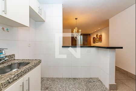 Cozinha de apartamento à venda com 2 quartos, 60m² em Belvedere, Belo Horizonte
