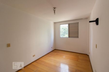 Quarto 2 de apartamento para alugar com 2 quartos, 80m² em Vila Izabel, Curitiba