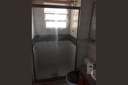 Banheiro de apartamento para alugar com 2 quartos, 50m² em Taquara, Rio de Janeiro