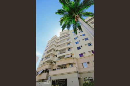 Fachada do Condomínio de apartamento à venda com 2 quartos, 64m² em Pechincha, Rio de Janeiro