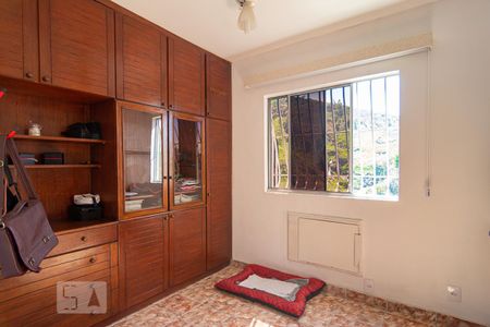 Quarto 1 de apartamento para alugar com 2 quartos, 57m² em Engenhoca, Niterói
