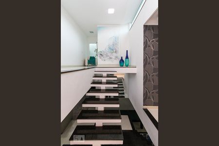 Casa à venda com 620m², 3 quartos e 5 vagasEscada