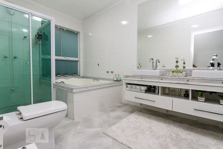 Casa à venda com 620m², 3 quartos e 5 vagasBanheiro de Suíte 03