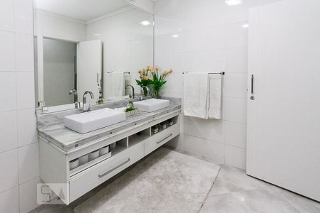 Casa à venda com 620m², 3 quartos e 5 vagasBanheiro de Suíte 03