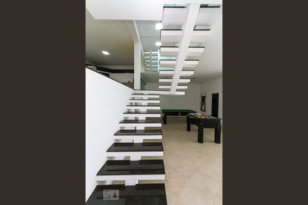 Escada de casa à venda com 3 quartos, 620m² em Penha de França, São Paulo
