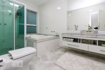 Casa à venda com 620m², 3 quartos e 5 vagasBanheiro de Suíte 03