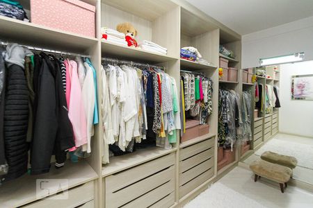 Casa à venda com 620m², 3 quartos e 5 vagasCloset da suíte 03