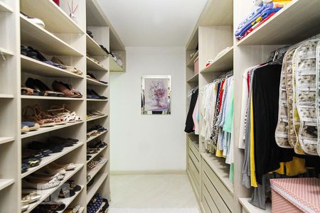 Casa à venda com 620m², 3 quartos e 5 vagasCloset da suíte 03