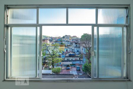 Sala de apartamento para alugar com 2 quartos, 68m² em Olaria, Rio de Janeiro
