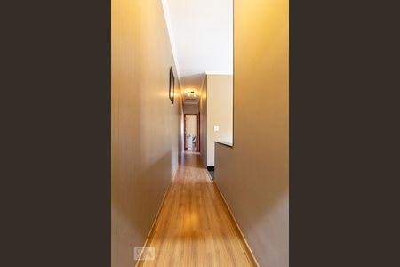 Casa à venda com 160m², 3 quartos e 4 vagas Casa à venda com 160m², 3 quartos e 4 vagasCorredor Quartos