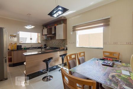 Casa à venda com 160m², 3 quartos e 4 vagas Casa à venda com 160m², 3 quartos e 4 vagasCopa