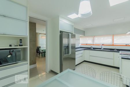 Apartamento à venda com 200m², 3 quartos e 3 vagasCozinha