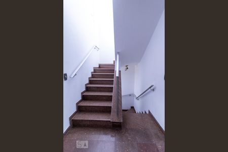 Escada de casa à venda com 5 quartos, 280m² em Mooca, São Paulo