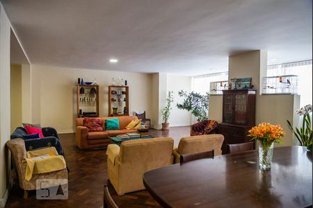 Apartamento à venda com 320m², 5 quartos e 2 vagas Apartamento à venda com 320m², 5 quartos e 2 vagasSala