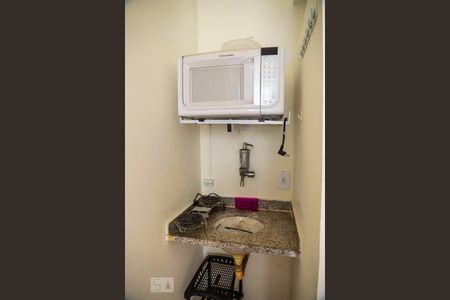 Apartamento à venda com 320m², 5 quartos e 2 vagas Apartamento à venda com 320m², 5 quartos e 2 vagasQuarto de Serviço