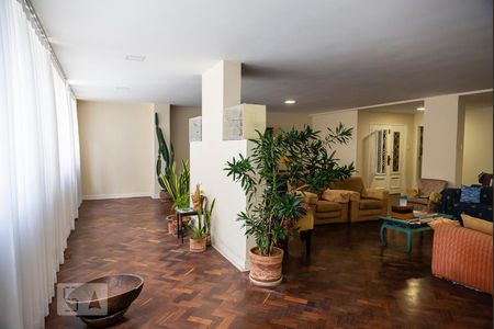 Apartamento à venda com 320m², 5 quartos e 2 vagas Apartamento à venda com 320m², 5 quartos e 2 vagasSala