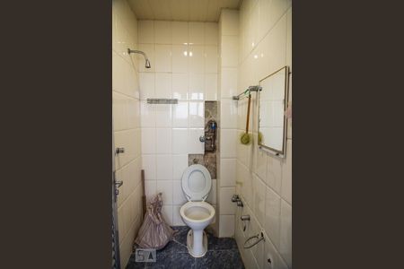 Apartamento à venda com 320m², 5 quartos e 2 vagas Apartamento à venda com 320m², 5 quartos e 2 vagasBanheiro de Serviço