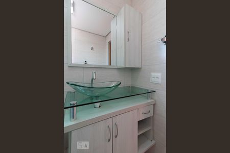 Casa à venda com 600m², 3 quartos e 2 vagasBanheiro da Suíte 2