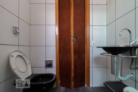 Casa à venda com 600m², 3 quartos e 2 vagasBanheiro Social