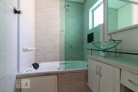 Casa à venda com 600m², 3 quartos e 2 vagasBanheiro da Suíte 2