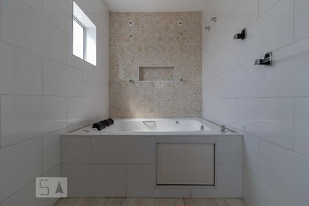 Casa à venda com 600m², 3 quartos e 2 vagasBanheiro da Suíte 1