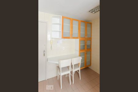 Apartamento para alugar com 77m², 2 quartos e 1 vaga Apartamento para alugar com 77m², 2 quartos e 1 vagaCozinha