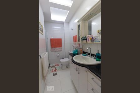 Banheiro de apartamento para alugar com 2 quartos, 58m² em Engenho de Dentro, Rio de Janeiro