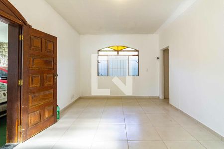 Casa à venda com 5 quartos, 180m² em Glória, Contagem