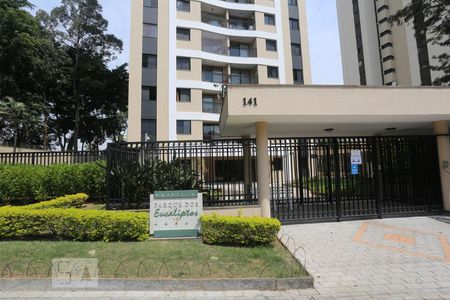 Apartamento para alugar com 70m², 2 quartos e 2 vagasFachada do Condomínio
