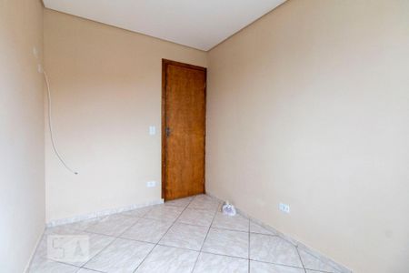 Quarto 1 de casa para alugar com 2 quartos, 45m² em Jardim das Camélias, São Paulo
