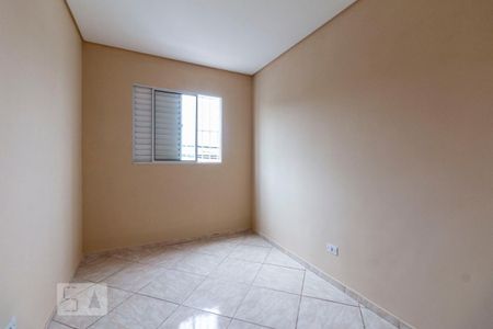 Quarto 1 de casa para alugar com 2 quartos, 45m² em Jardim das Camélias, São Paulo