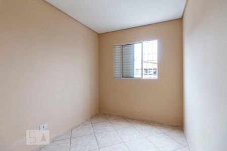 Quarto 1 de casa para alugar com 2 quartos, 45m² em Jardim das Camélias, São Paulo